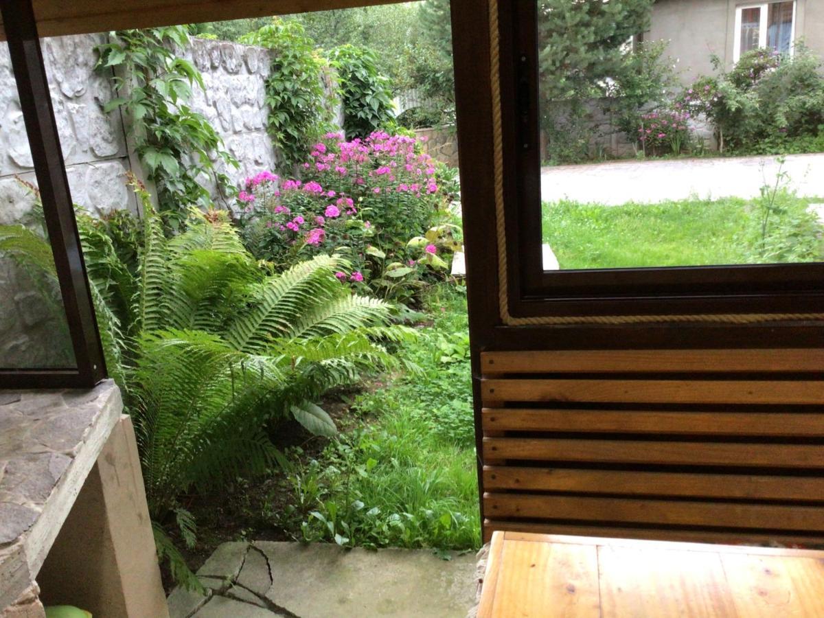 Рукавичка Γιαρέμτσε Εξωτερικό φωτογραφία